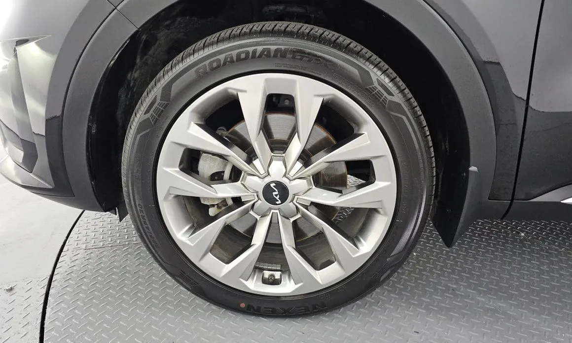 Kia Sorento — фото 10