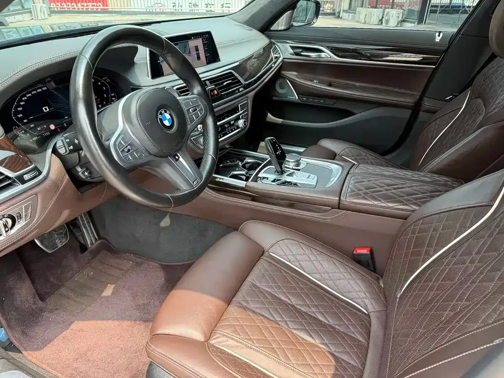 BMW 7 Series 2022 из CN, фото 9