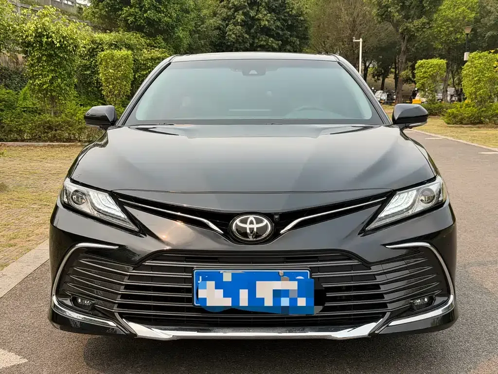 Toyota Camry — фото 8