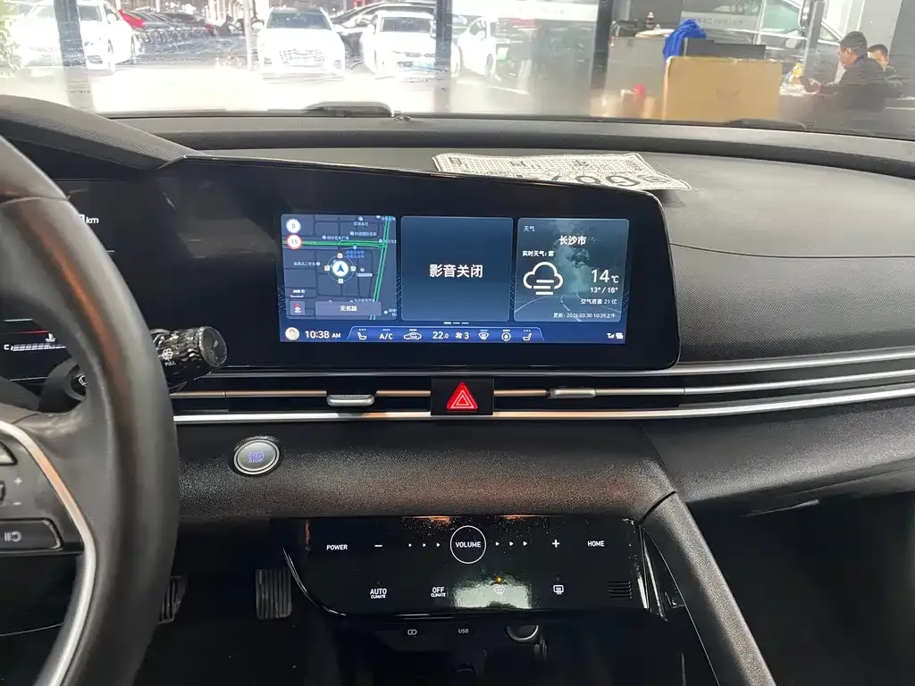 Hyundai Elantra — фото 2