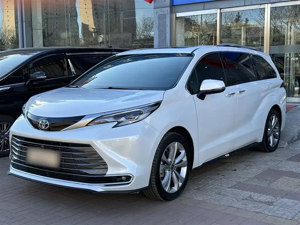 Toyota Sienna — фото 9