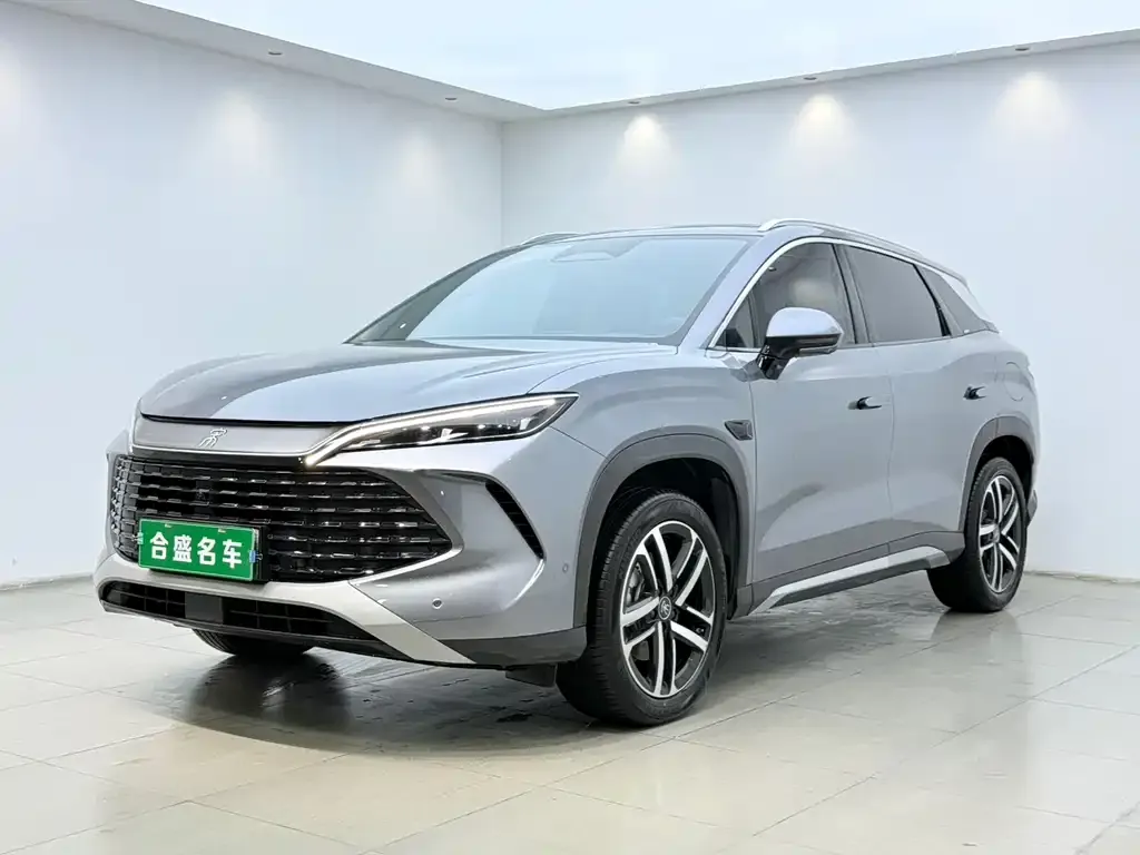 BYD L DM-i — фото 1