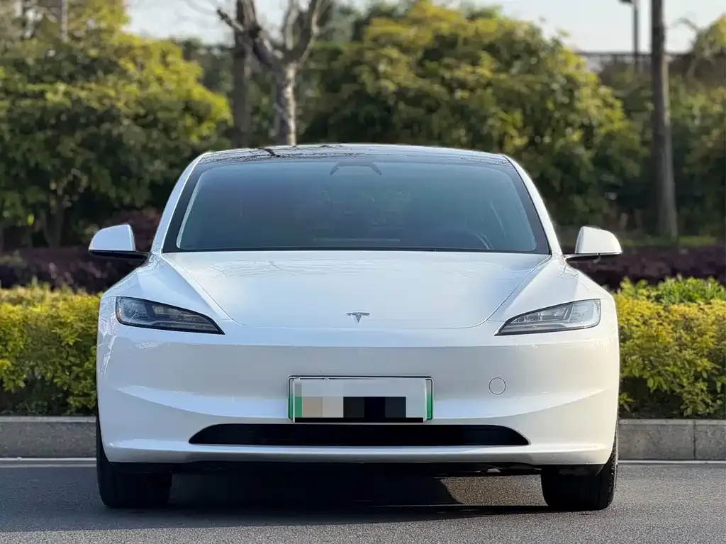 Tesla Model 3 — фото 7