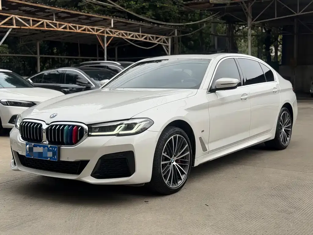 BMW 5 Series — фото 1