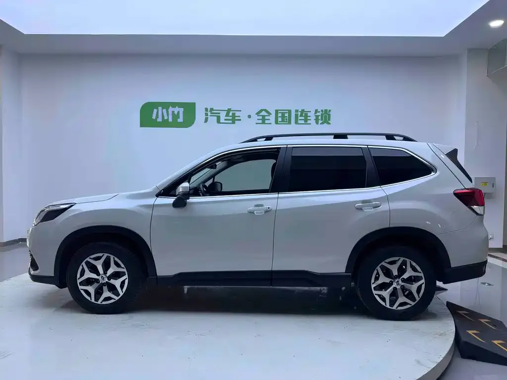 Subaru Forester — фото 4
