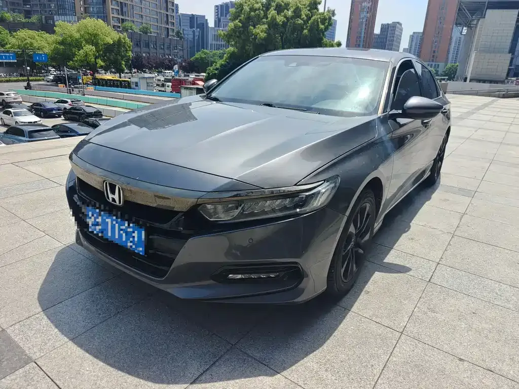 Honda Accord — фото 1