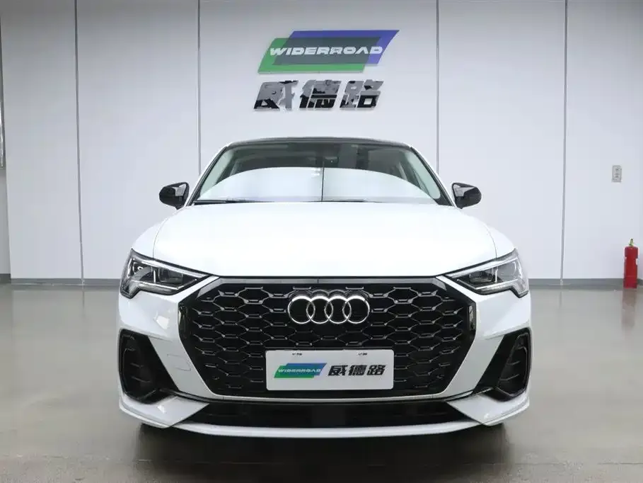 Audi Q3 Sportback — фото 10