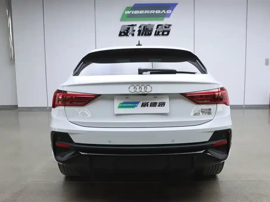 Audi Q3 Sportback — фото 8