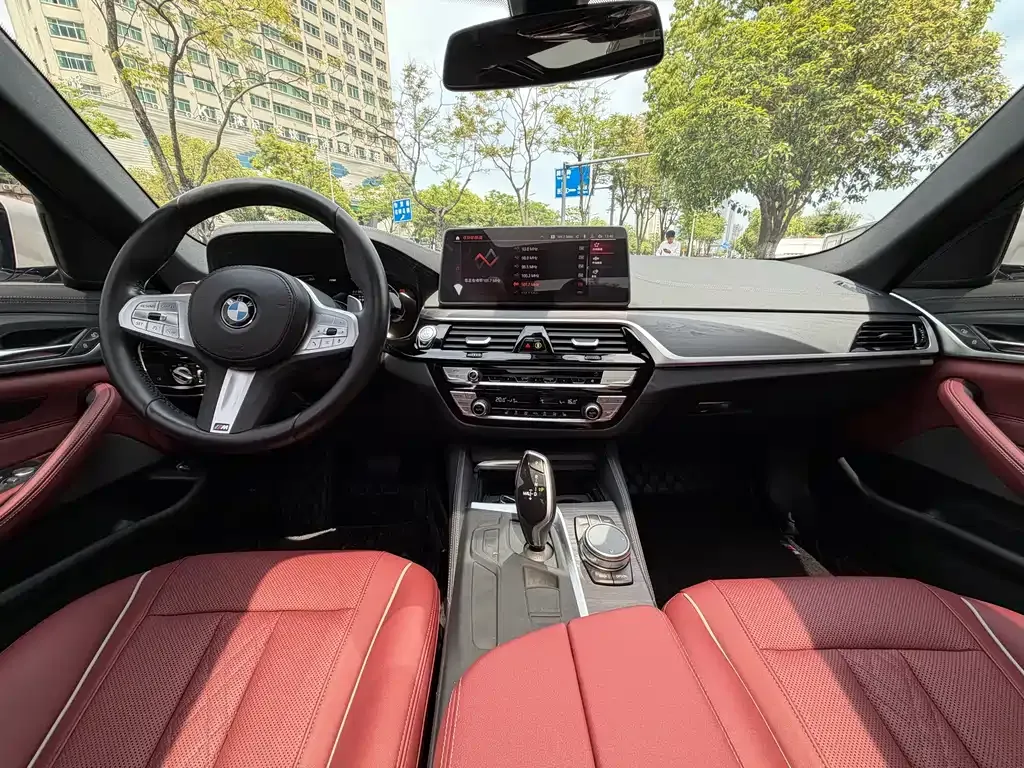 BMW 5 Series — фото 10