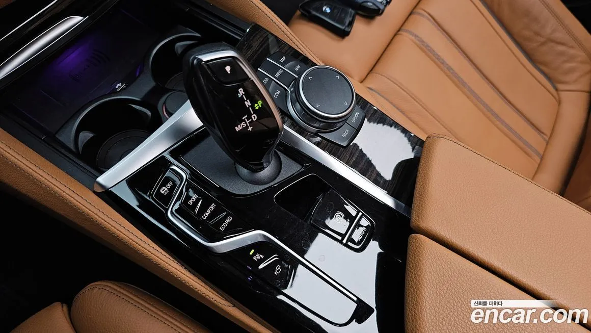 BMW 5-Series — фото 10