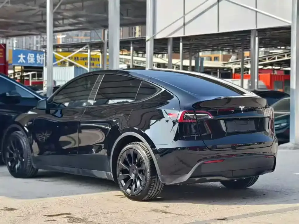 Tesla Model Y 2023 из CN, фото 4