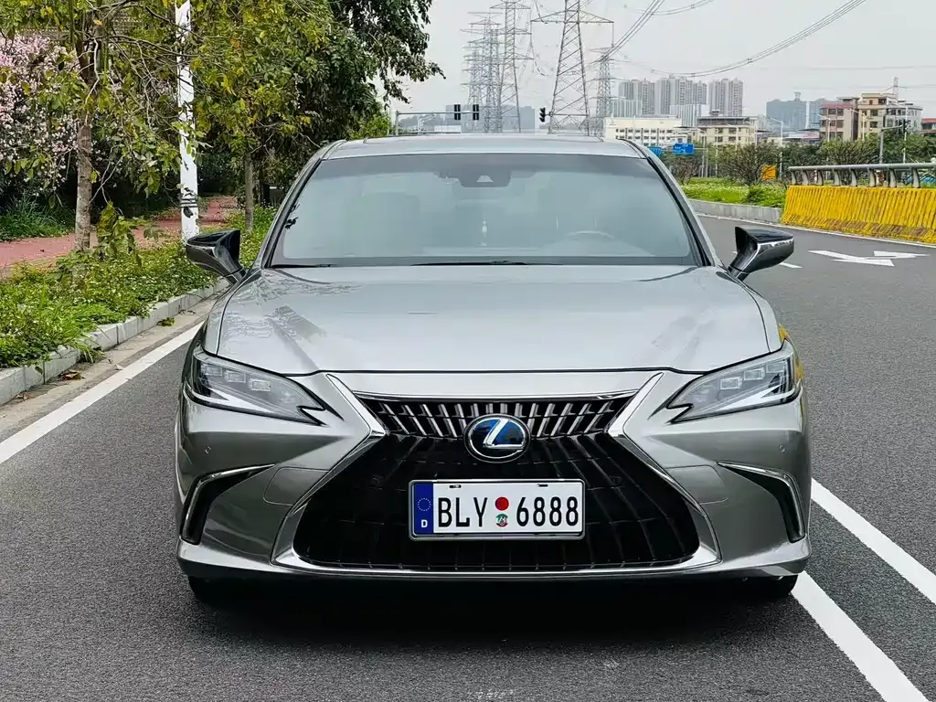 Lexus ES — фото 8
