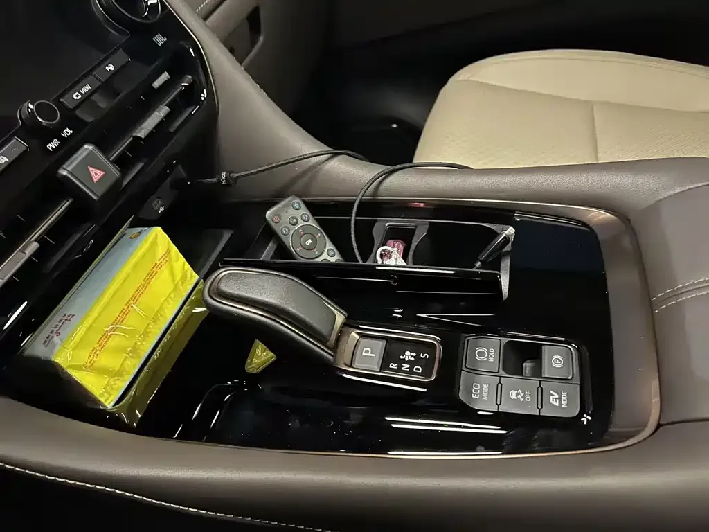 Toyota Alphard — фото 3