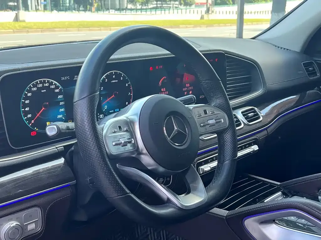 Mercedes-Benz GLS — фото 3