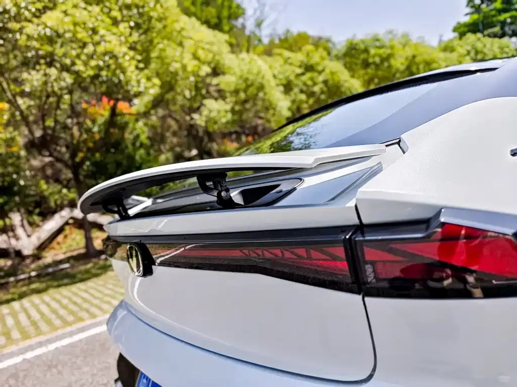 Changan UNI-V 2024 из CN, фото 2