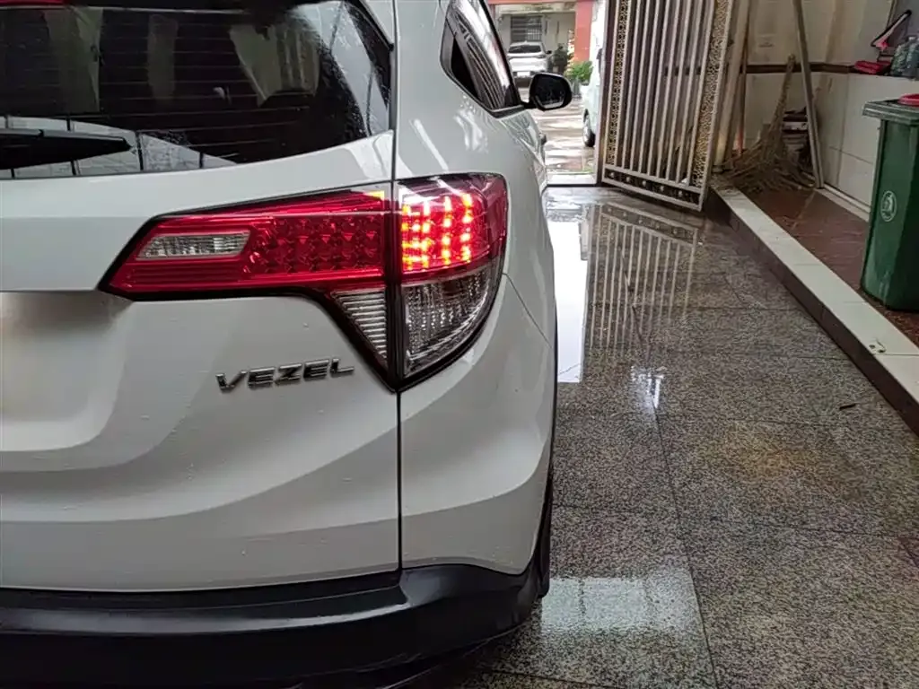 Honda Vezel 2021 из CN, фото 10