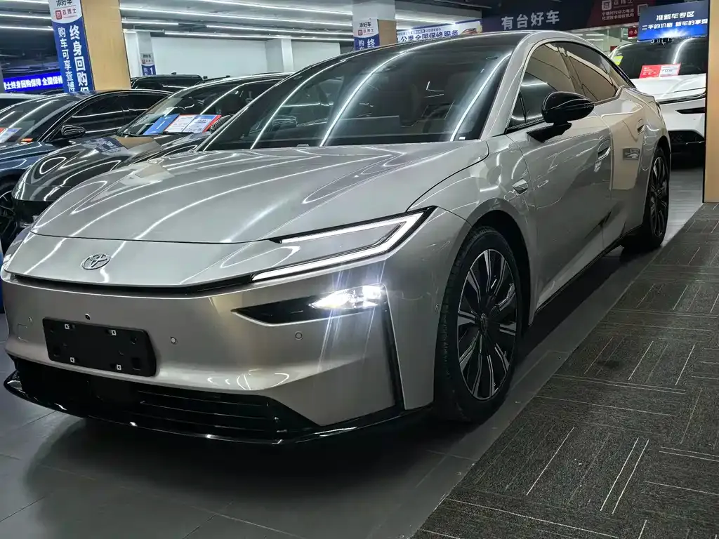 Toyota Platinum 7