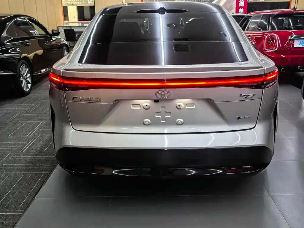 Toyota Platinum 7 2026 из CN, фото 6