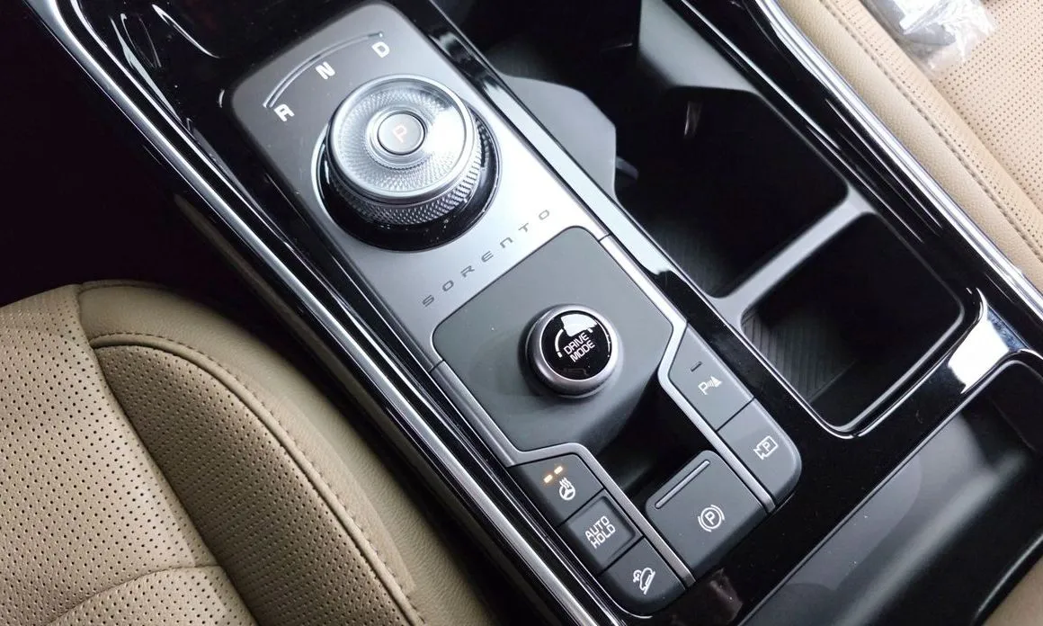 Kia Sorento — фото 6