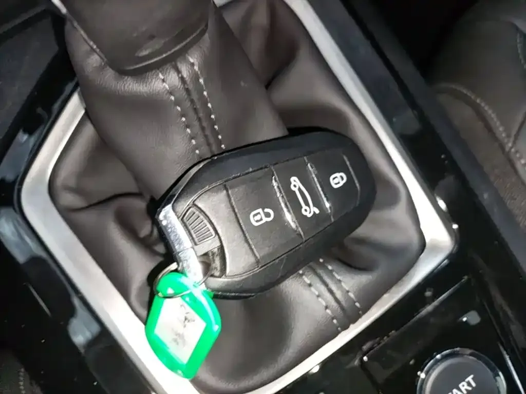 Peugeot 408 2024 из CN, фото 2