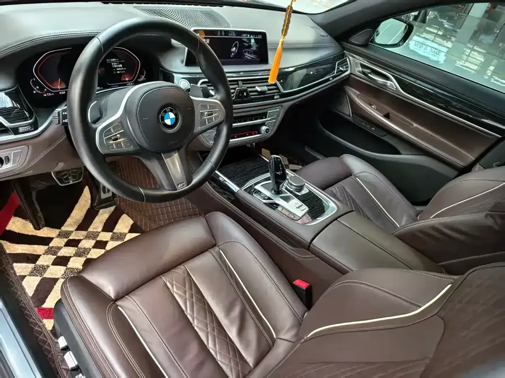 BMW 7 Series 2022 из CN, фото 10