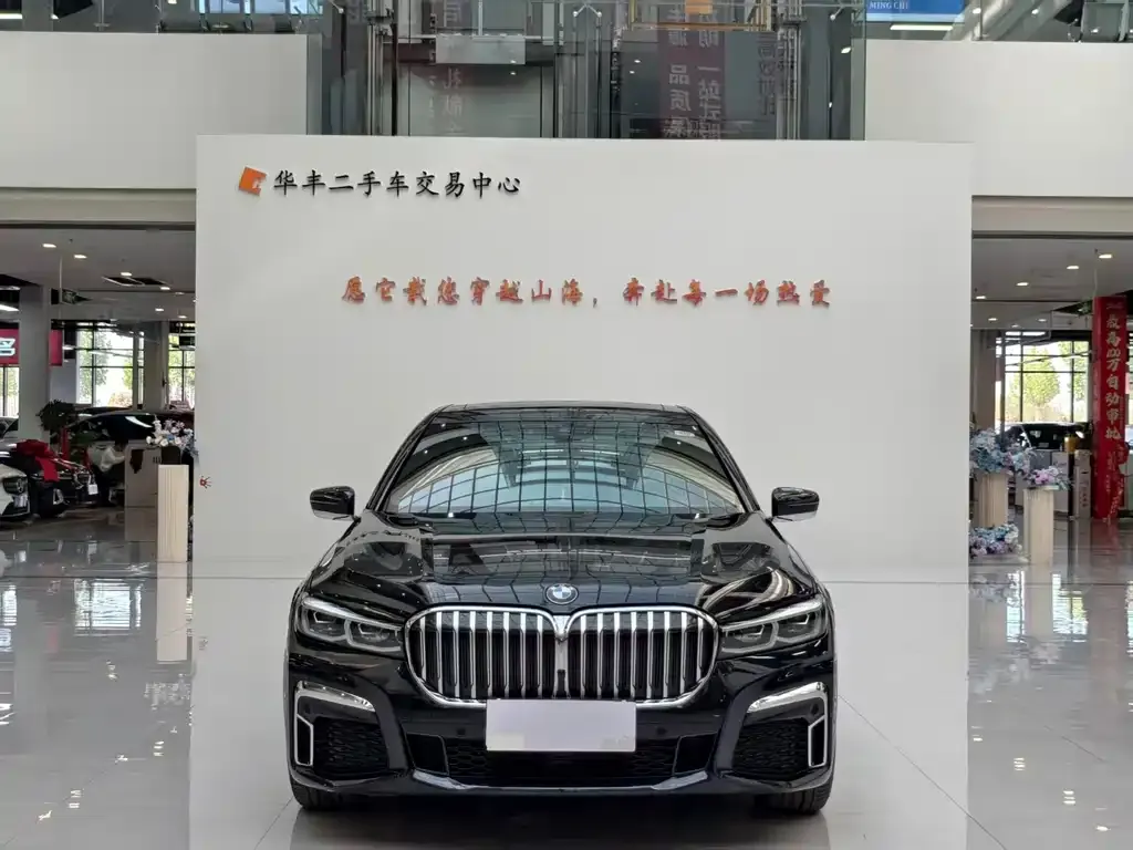 BMW 7 Series 2022 из CN, фото 7