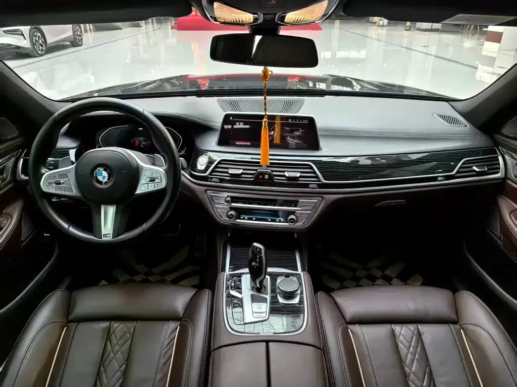 BMW 7 Series 2022 из CN, фото 2