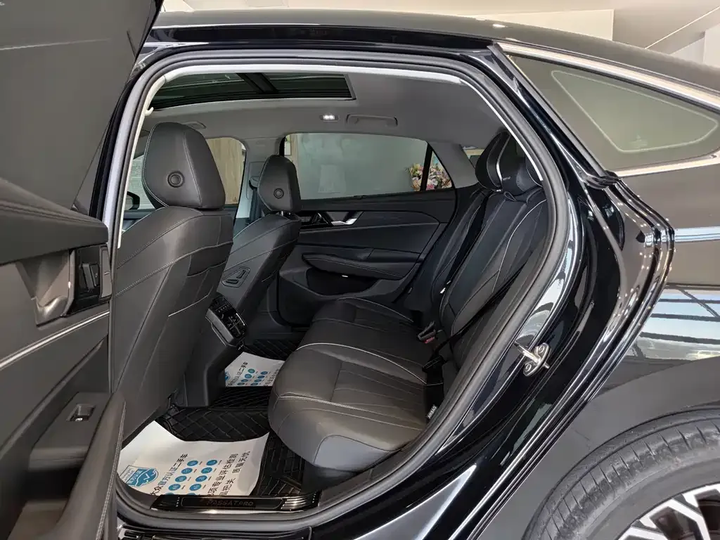 Volkswagen Passat — фото 6