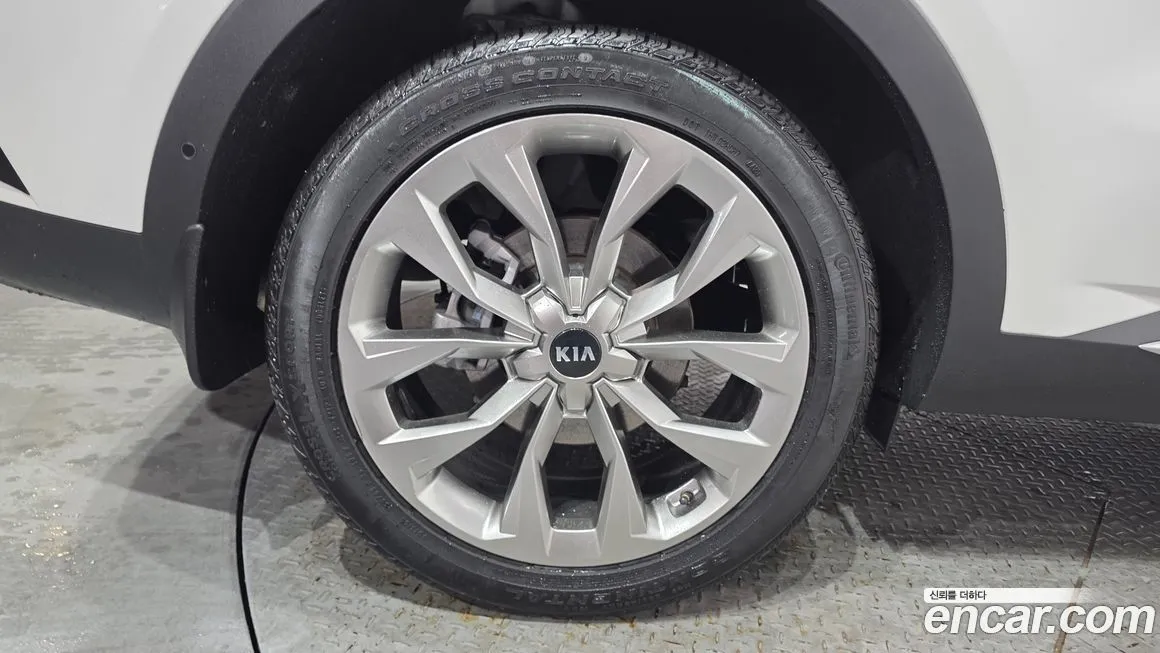 Kia Sorento — фото 7