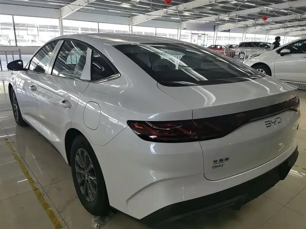 BYD Qin L — фото 2