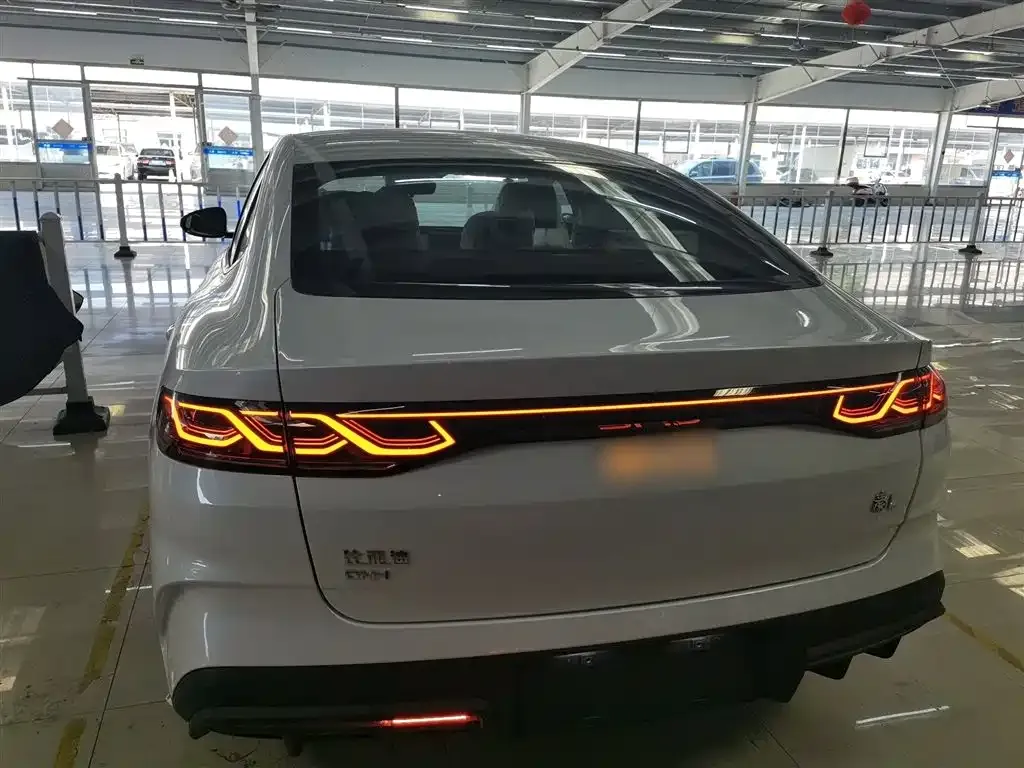 BYD Qin L — фото 10
