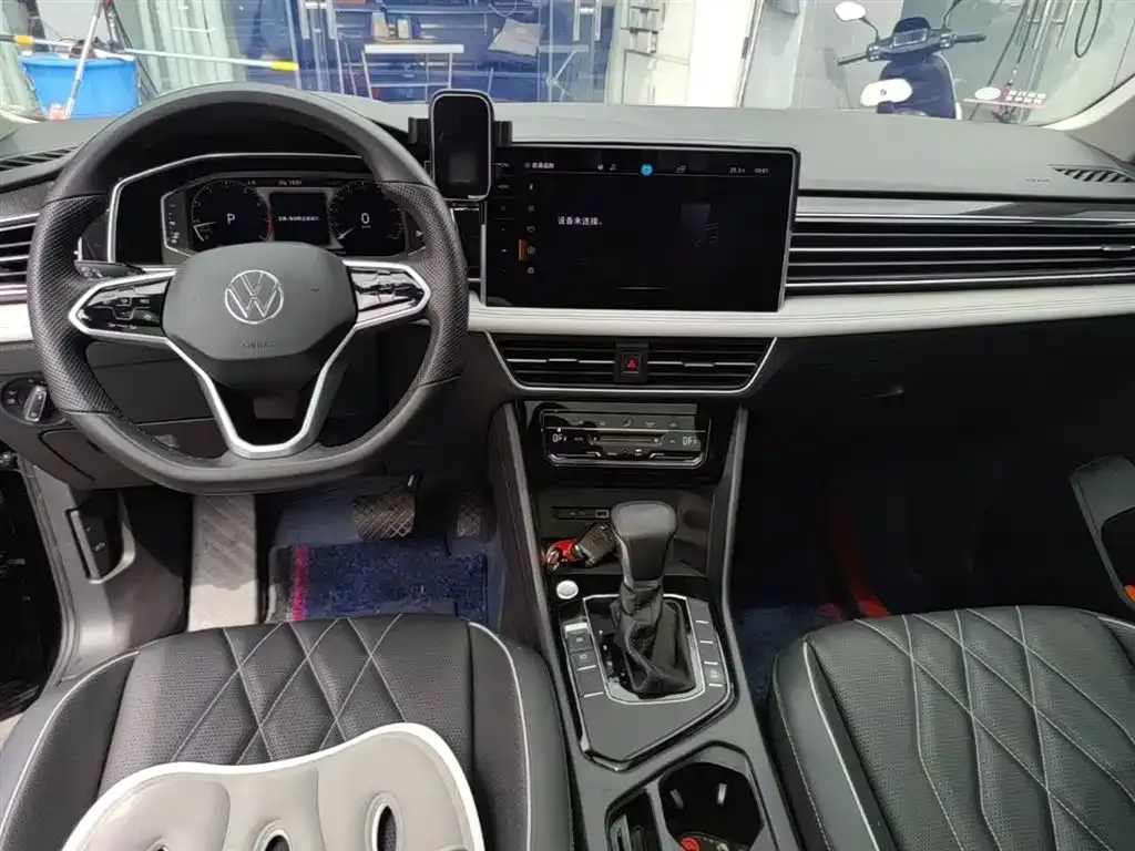 Volkswagen Tiguan L — фото 3