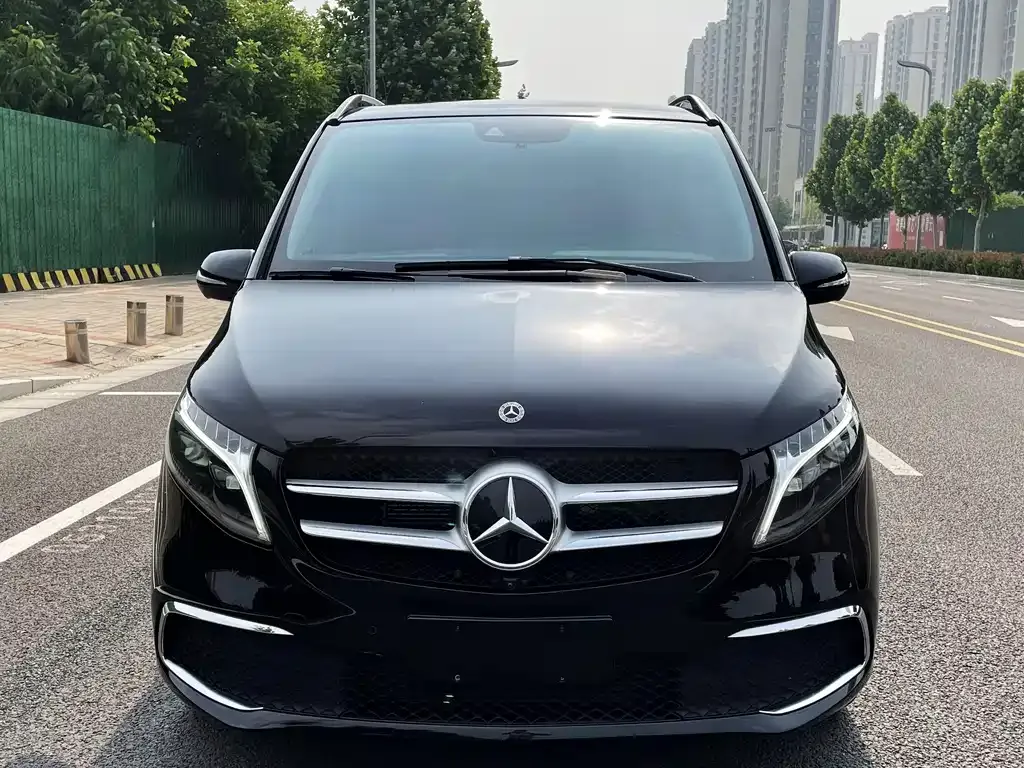 Mercedes-Benz V-Class — фото 10