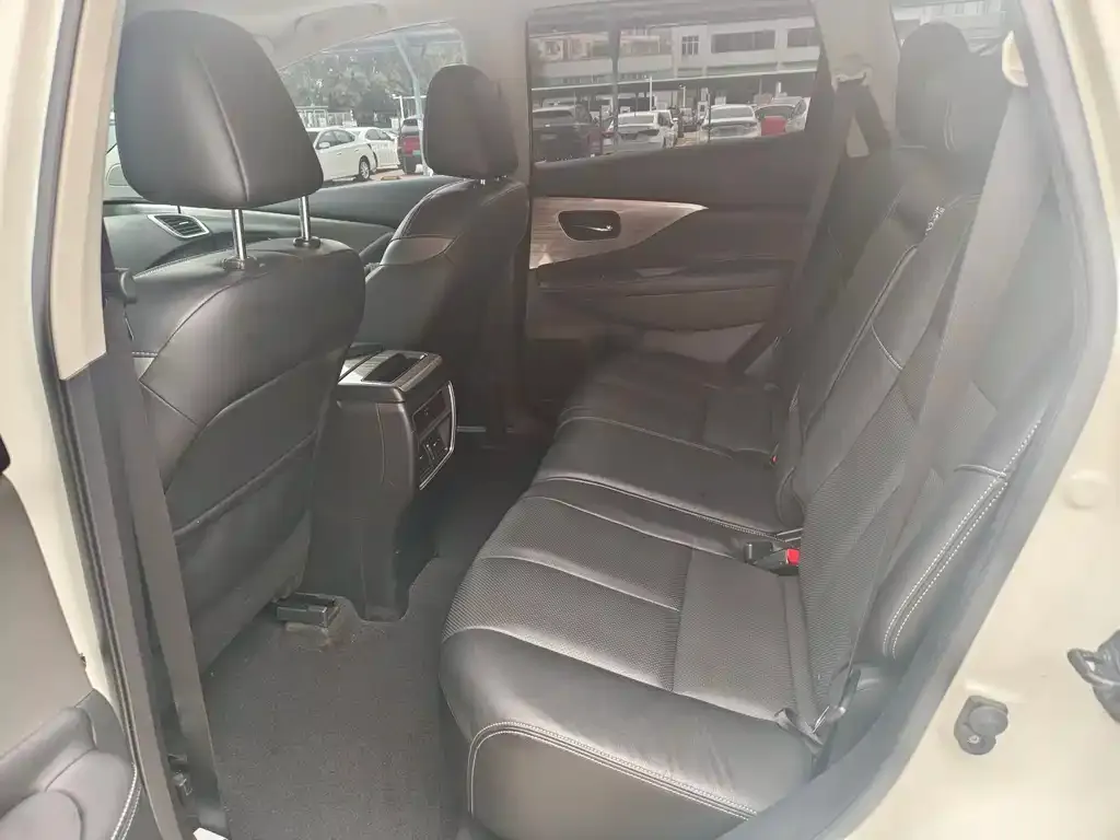 Nissan Murano 2023 из CN, фото 2