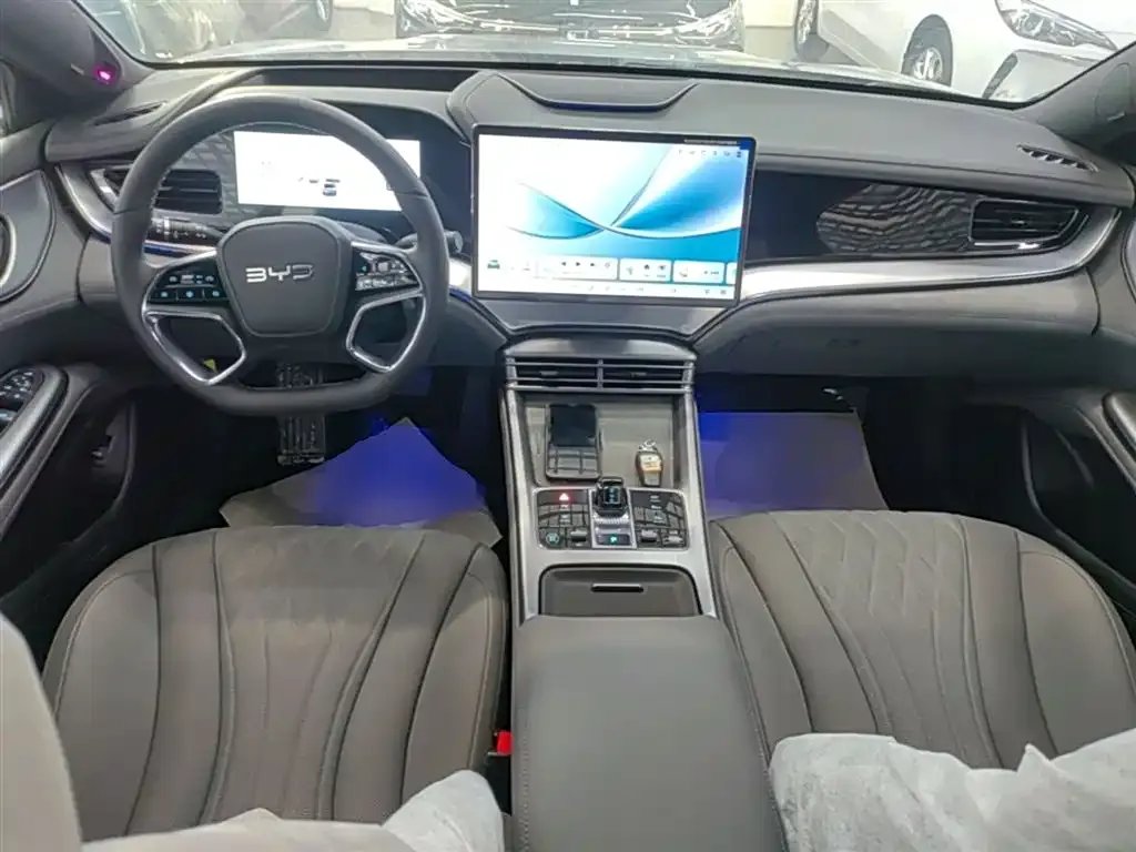 BYD Seal 07 DM-i — фото 9