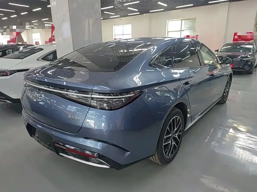BYD Seal 07 DM-i — фото 10