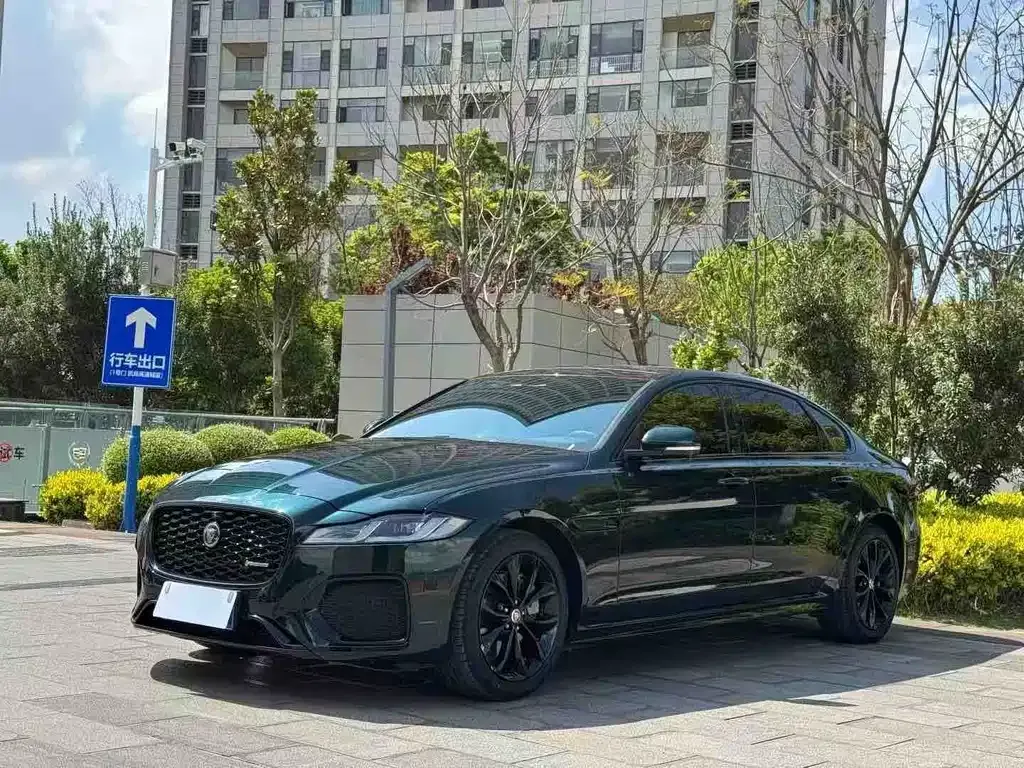 Jaguar XFL — фото 1
