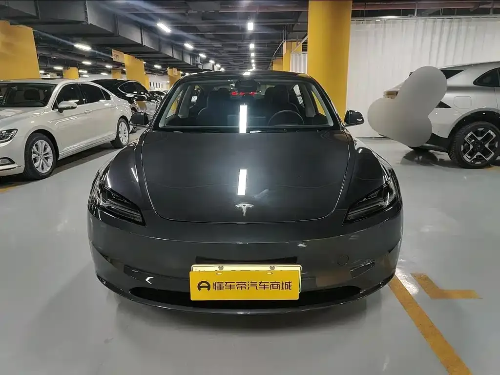 Tesla Model 3 — фото 4