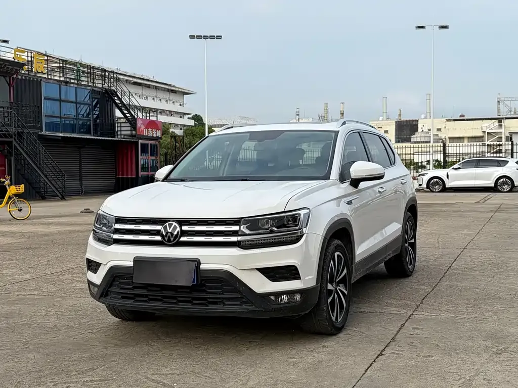 Volkswagen Tharu — фото 1