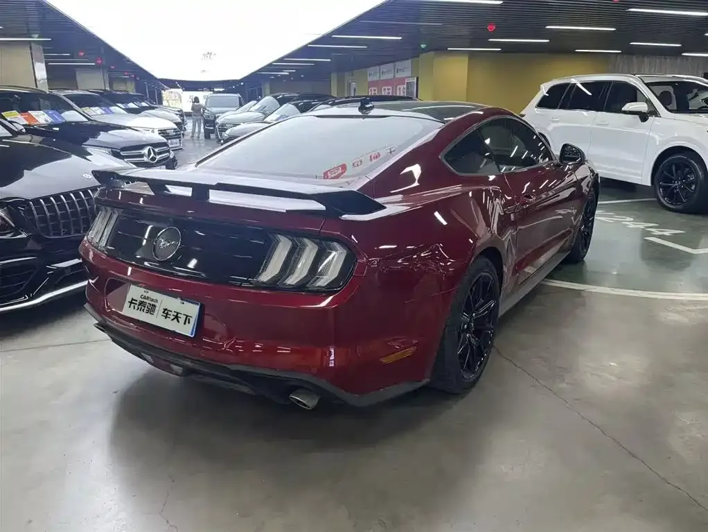 Ford Mustang — фото 10