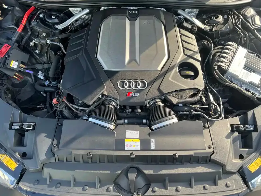 Audi RS 6 2024 из CN, фото 10