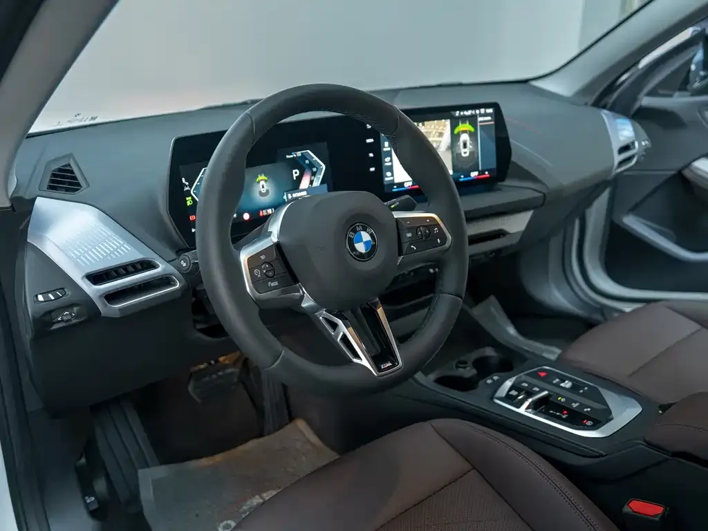 BMW 2 Series 2025 из CN, фото 9
