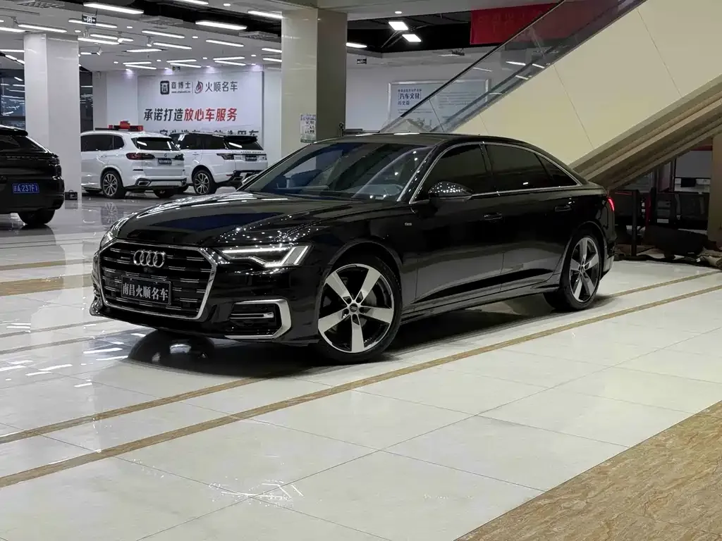 Audi A6L — фото 1