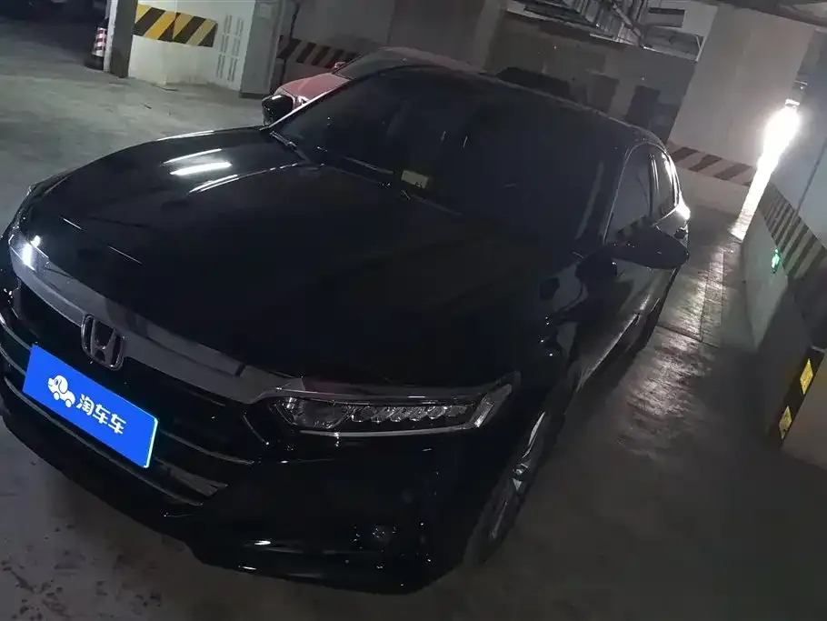 Honda Accord — фото 1