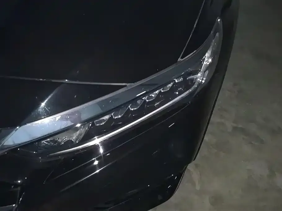 Honda Accord — фото 10