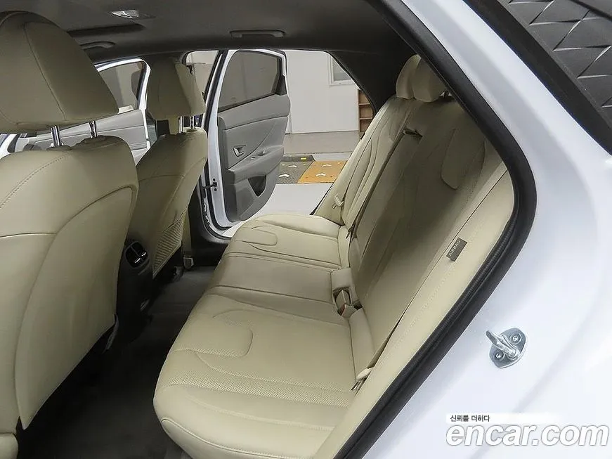 Hyundai AVANTE 2024 из KR, фото 2