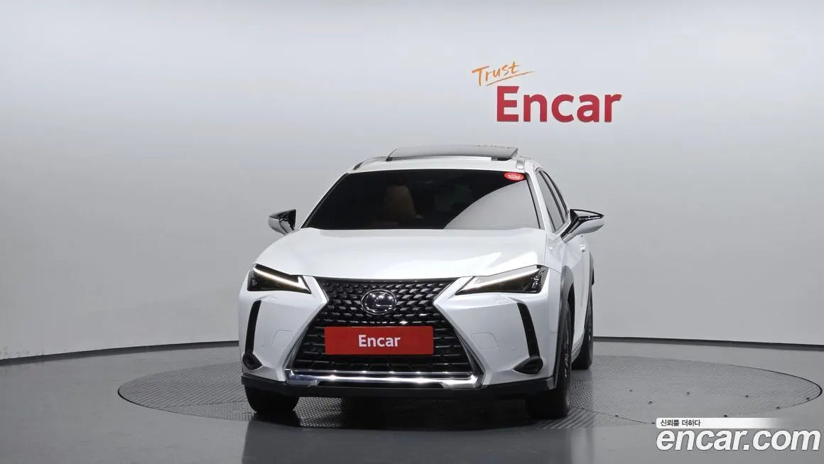 Lexus UX — фото 5