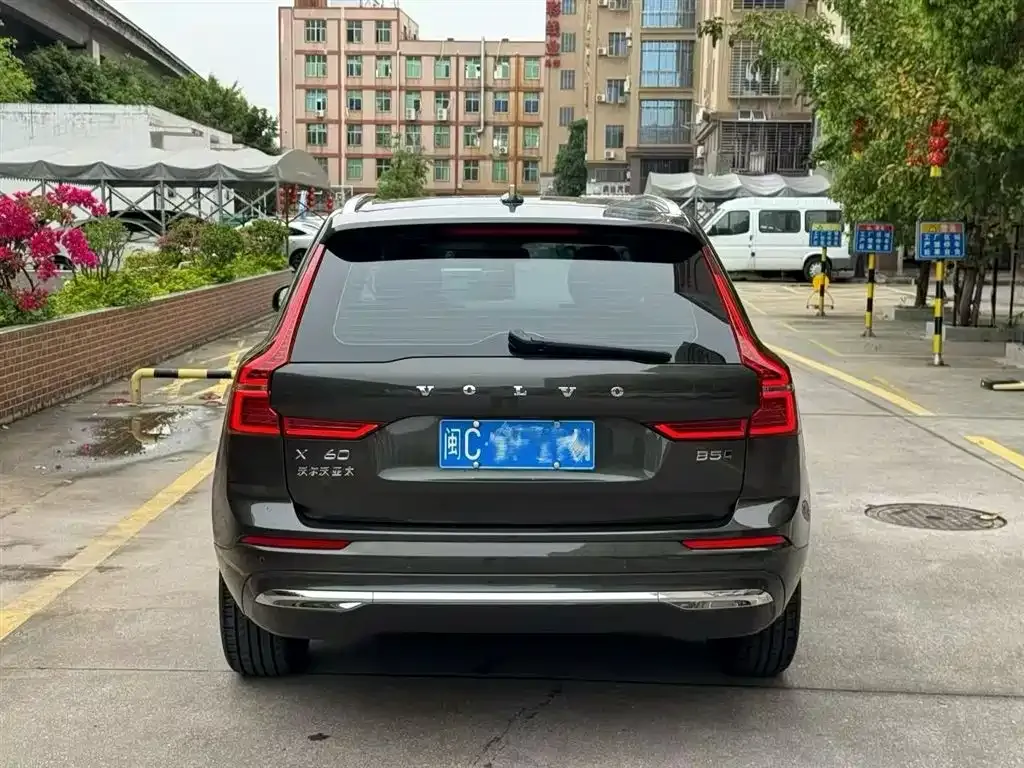 Volvo XC60 — фото 4