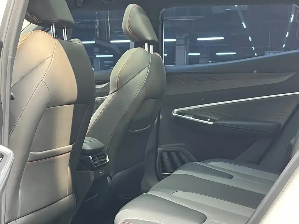 Geely Boyue 2023 из CN, фото 2