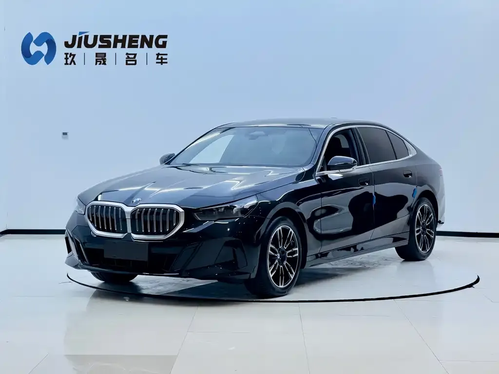 BMW 5 Series — фото 1